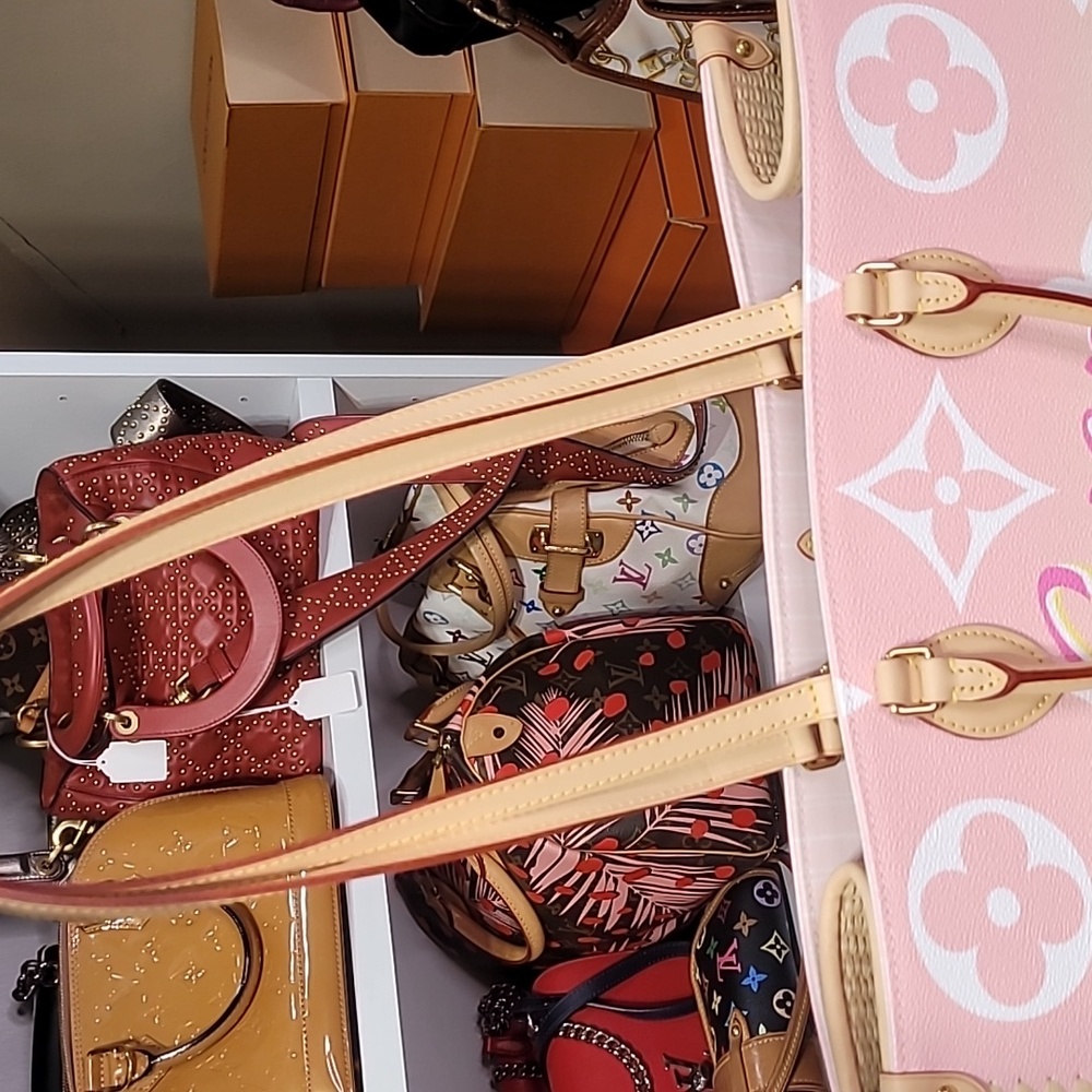 Louis Vuitton Onthego GM GUAM  Special  Edition  Collection New - Picture 3 of 16